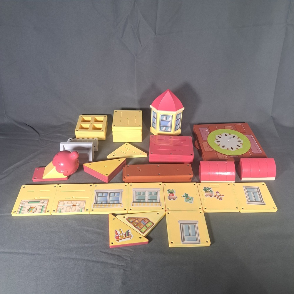 Tile Town Bluey Heeler‎ Family Home Magnetic Playset Lot Building Toy 59.99 MSRP